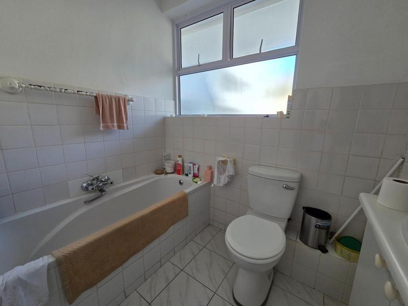 To Let 3 Bedroom Property for Rent in Sea Point Western Cape